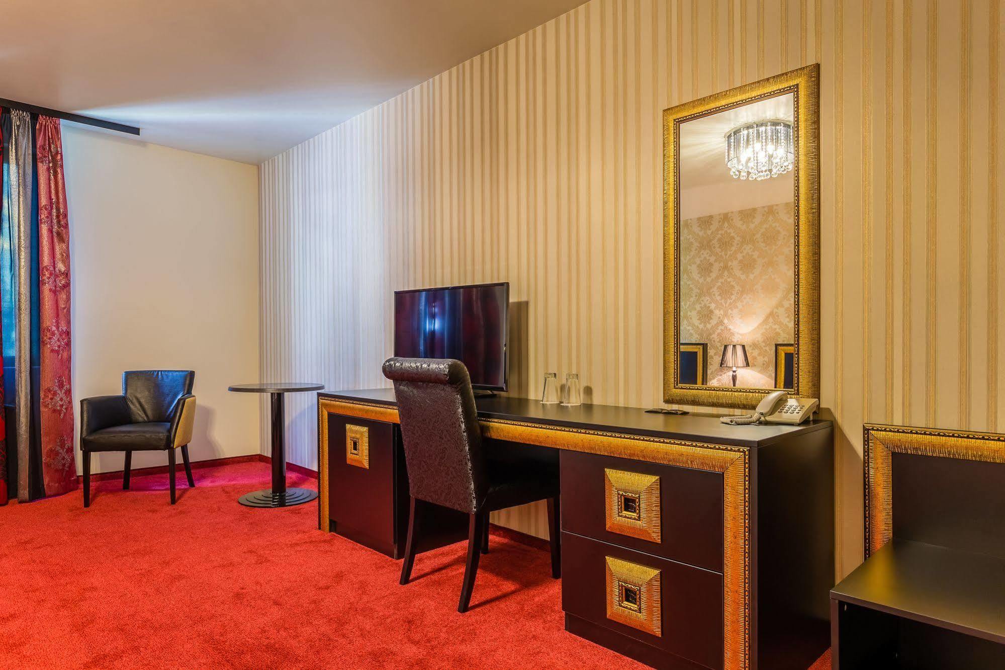 Hotel Elegance Stara Zagora Exterior photo